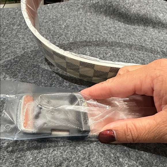 Cream  Checkered Belt with Black Buckle - Picture 7 of 10